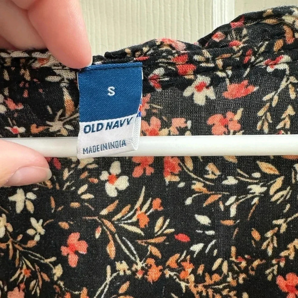 Old Navy size S long sleeve ruffle button front black floral blouse - Picture 5 of 8